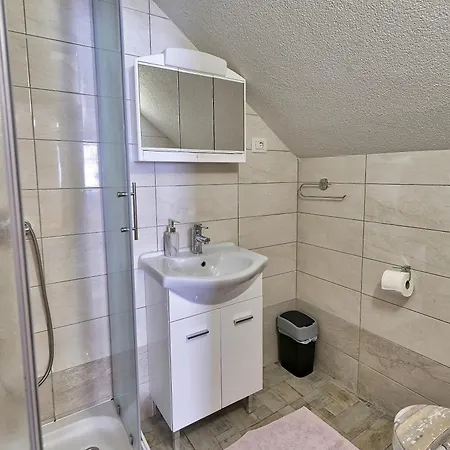 Apartmaji Jost Lejlighed *